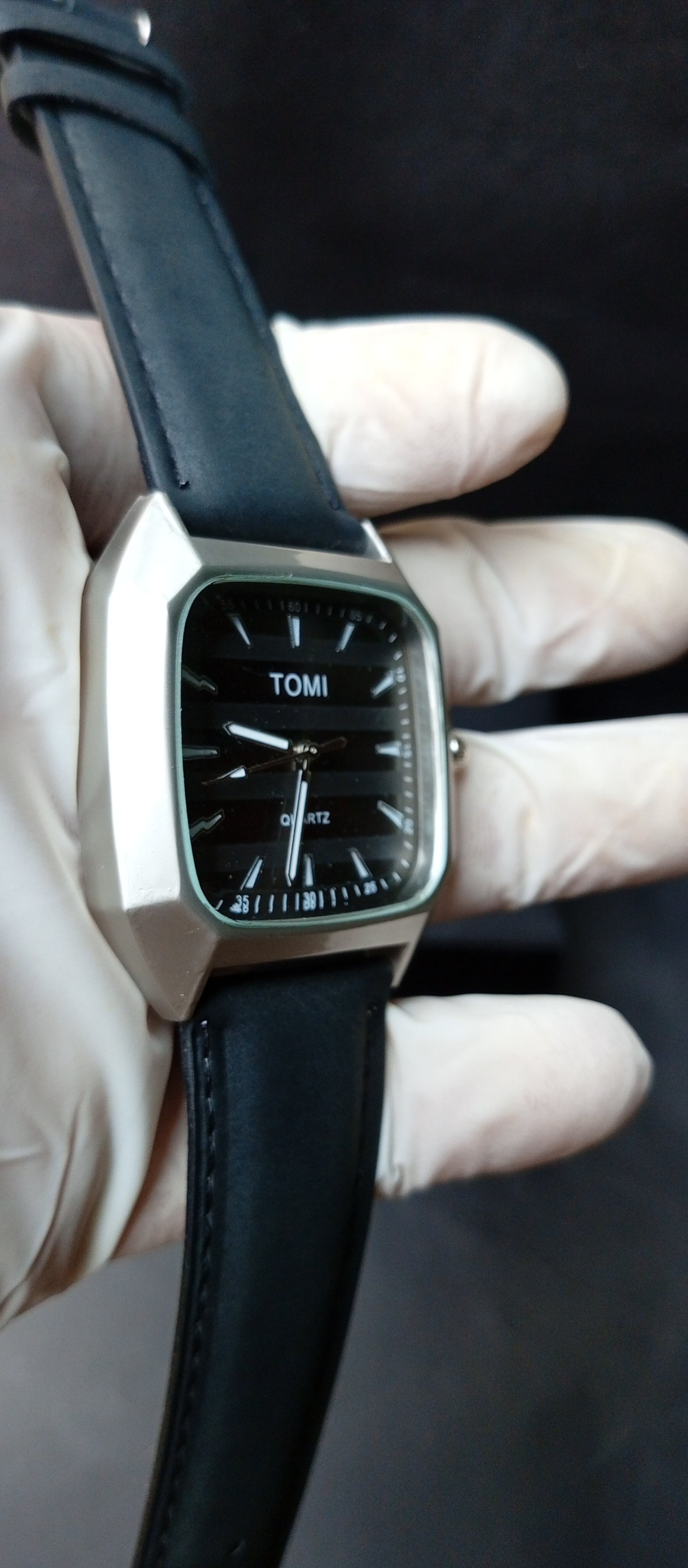 TOMI Black Classic