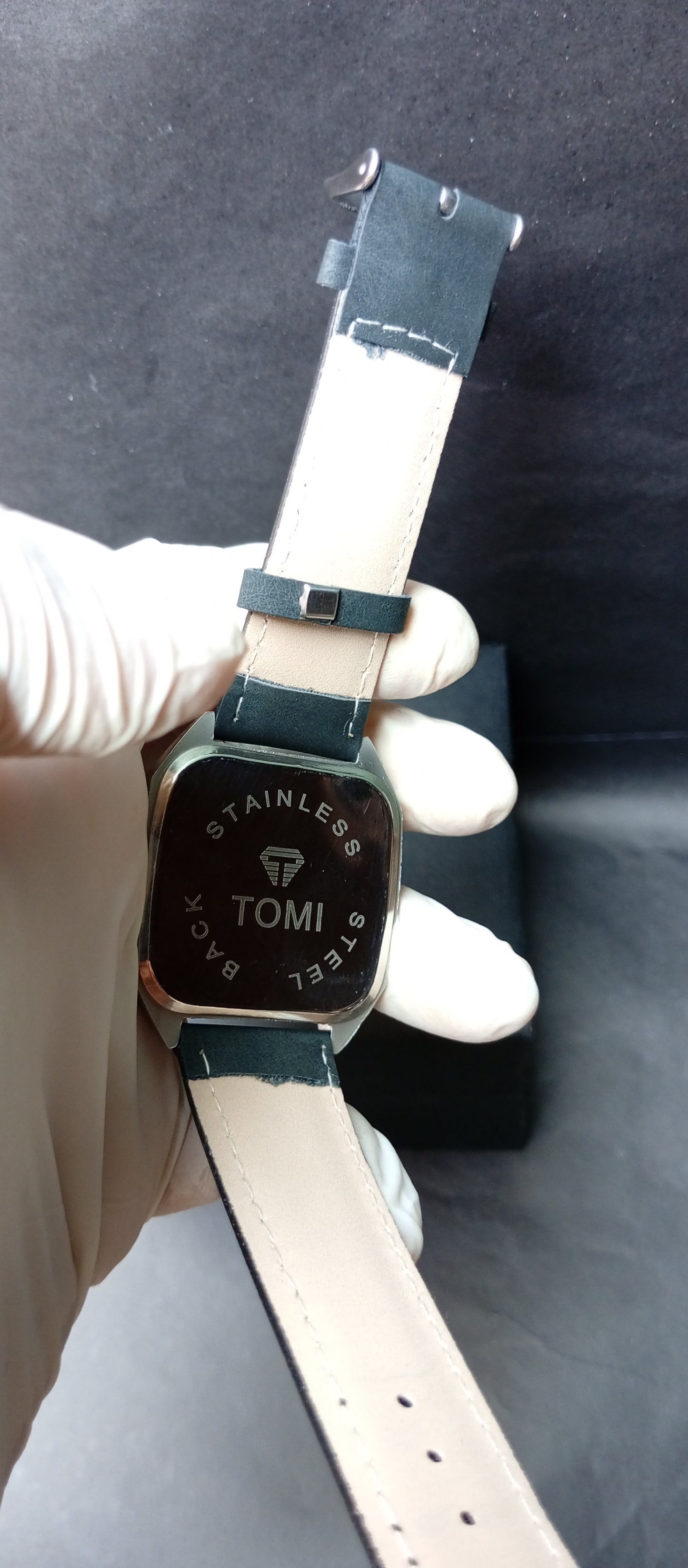 TOMI Black Classic
